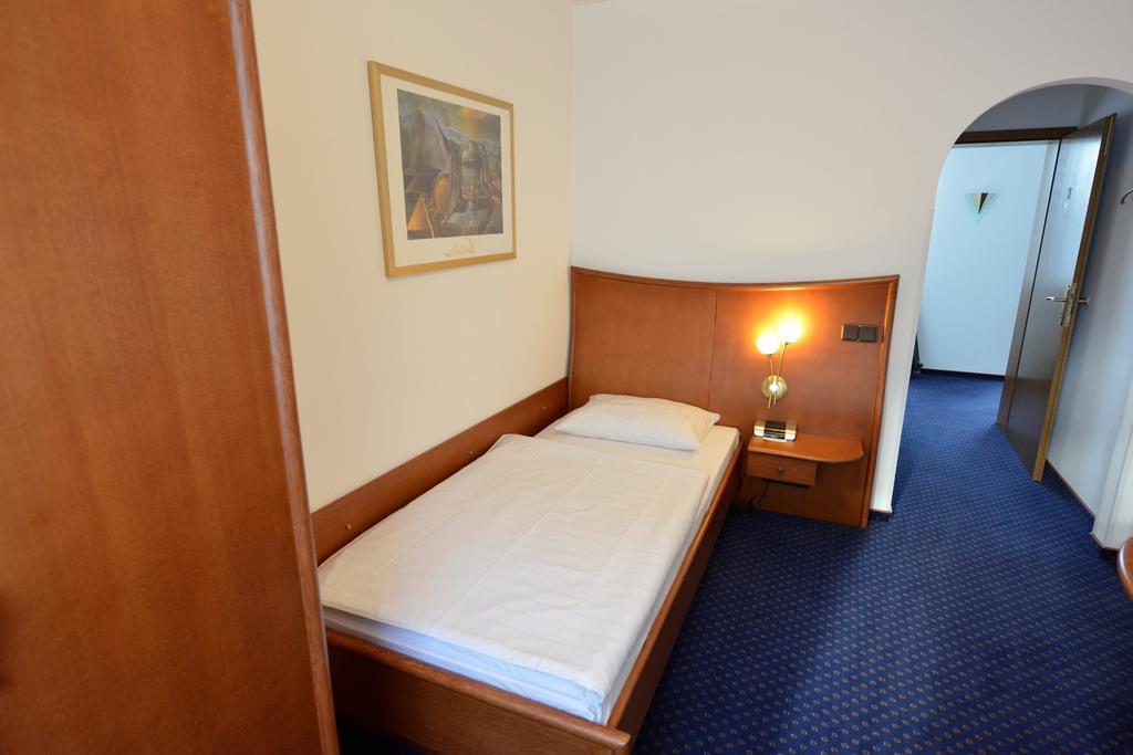 Trollinger Hof Bad Oeynhausen Exterior foto